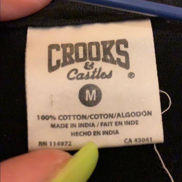Medium Black crooks and castles t-shirt - Picture 2 of 3
